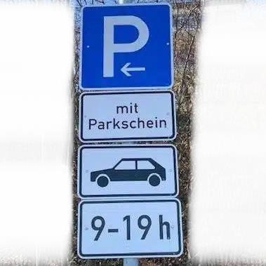 Verkehrszeichen_315_mit_Zusatzzeichen_1052-33_und_1048-10_und_1040-31-markiert